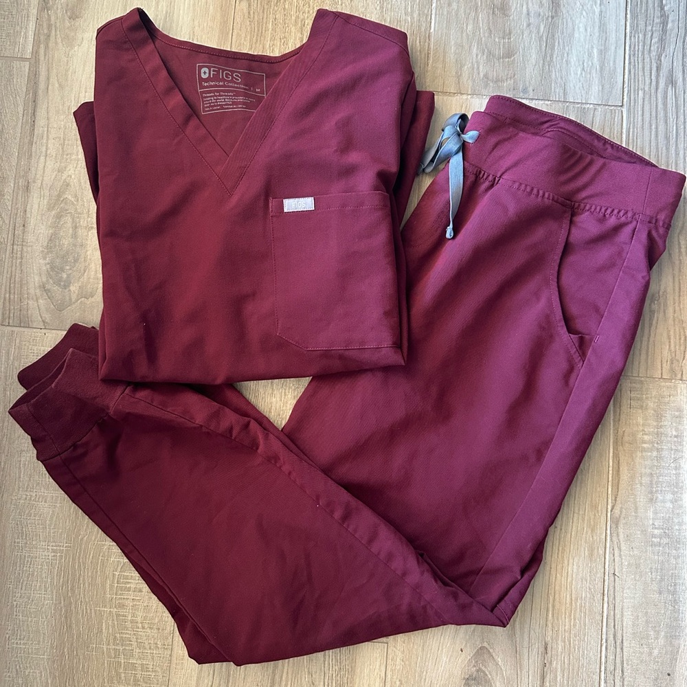FIGS Burgundy Scrub Set